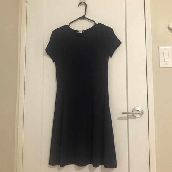 Women’s Dress - Picture 2 of 3